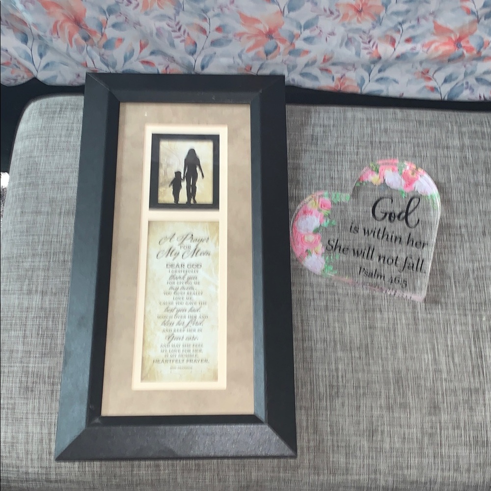 Christian picture for a mother and a glass heart to stand on Dresser
